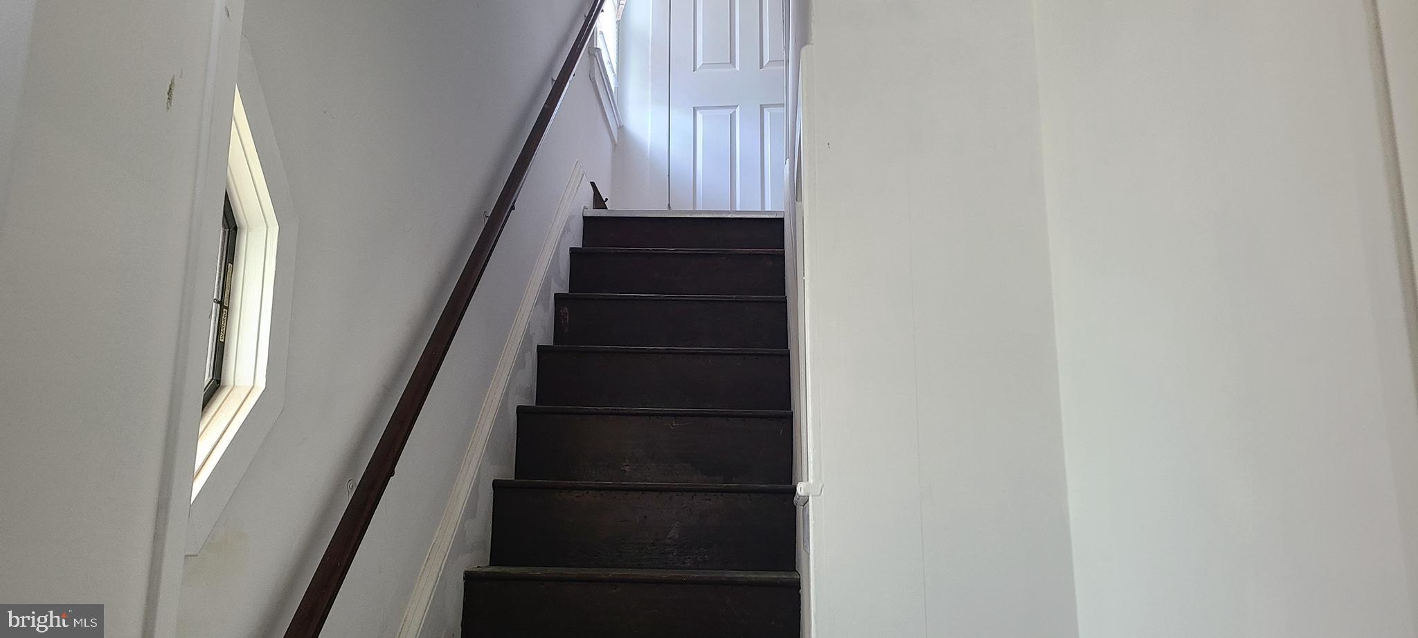 693 Klockner Road Trenton, NJ 08619 - Photo 5 of 7