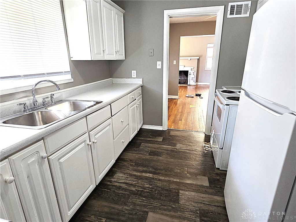 1816 Wesleyan Road Dayton, OH 45406 - Photo 7 of 17 Kitchen 2