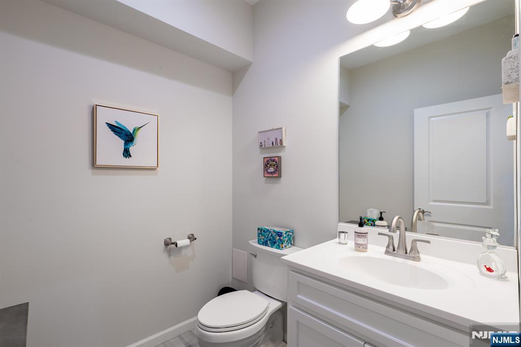 165 Lakeside Road, Unit 8 West Milford, NJ 07421 - Photo 11 of 41