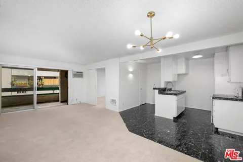 $475,000 | 355 South Los Robles Avenue, Unit 210, Pasadena, CA 91101