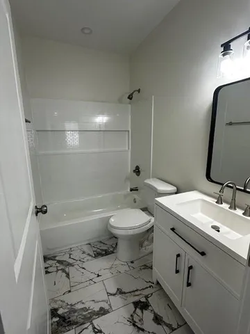 $2,350 | 3730 Cypress Street, Metairie, LA 70001