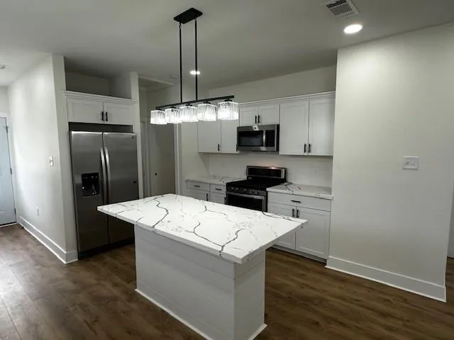 $2,350 | 3730 Cypress Street, Metairie, LA 70001