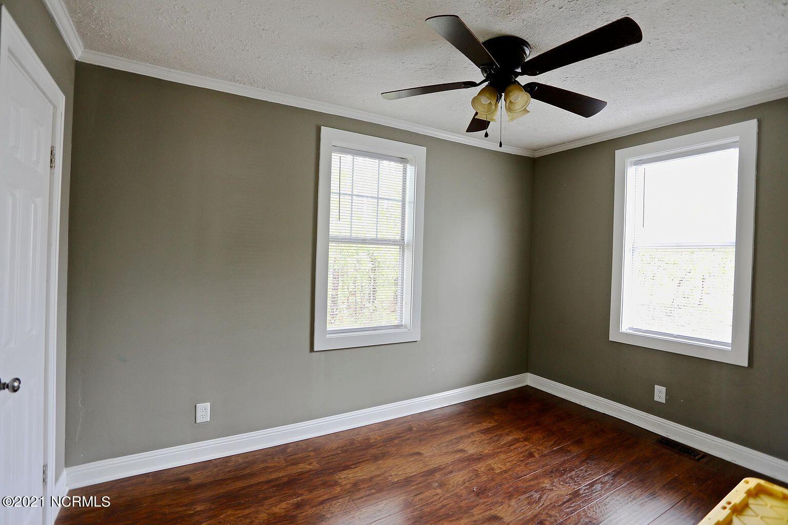 320R Robert Sands Road Aberdeen, NC 28315 - Photo 6 of 17 b5ba0057b1130218db1bb83fec0fe836-uncropp