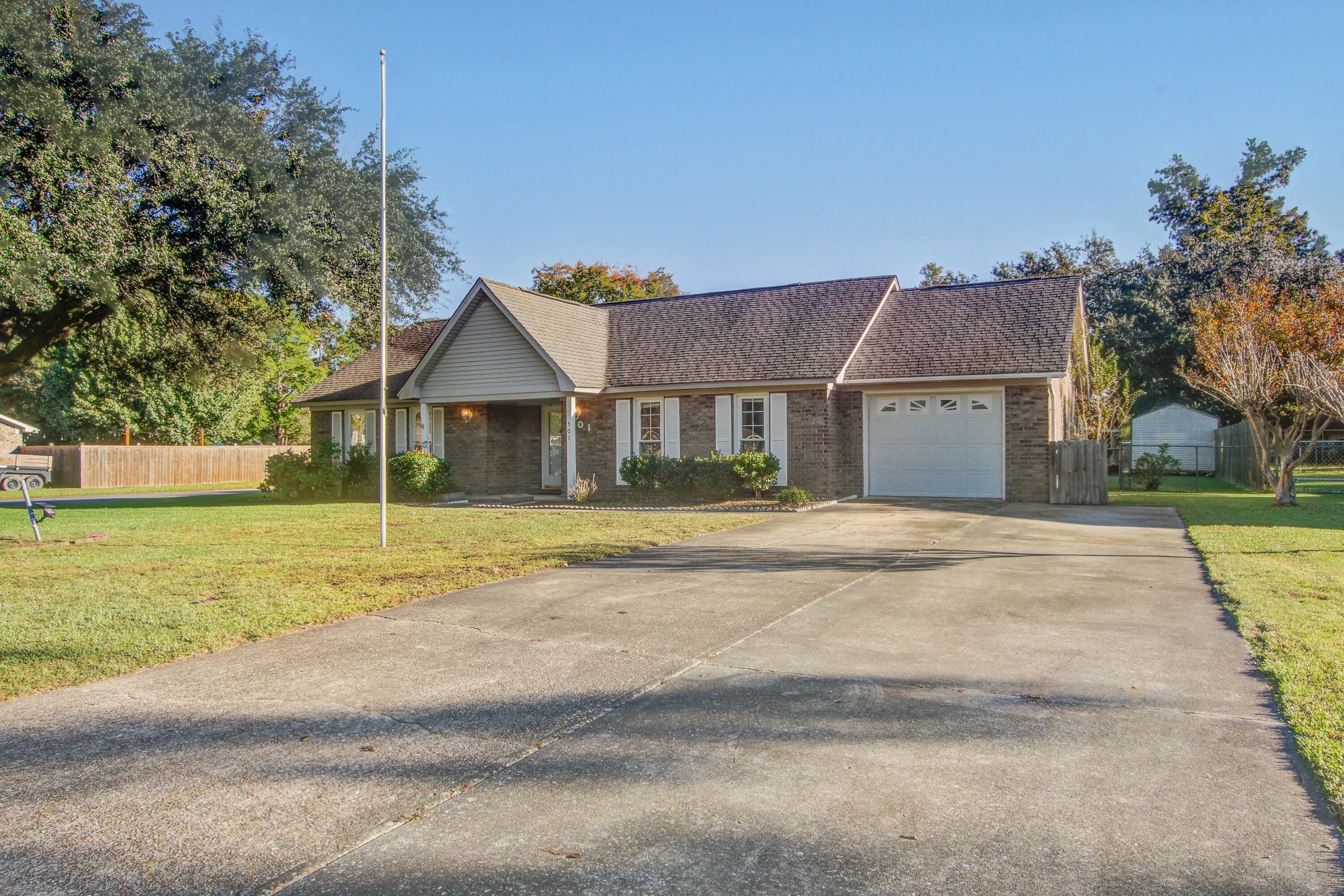 501 Beauregard Road Summerville, SC 29486 - Photo 3 of 33 501 (3)
