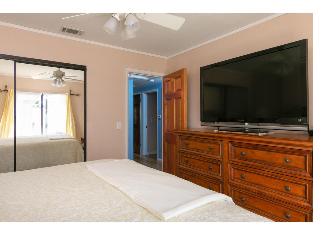 848 Woodland Avenue, Unit 6 Ojai, CA 93023 - Photo 12 of 29 848 Woodland Ave 6-012-008-Bedroom-MLS_S