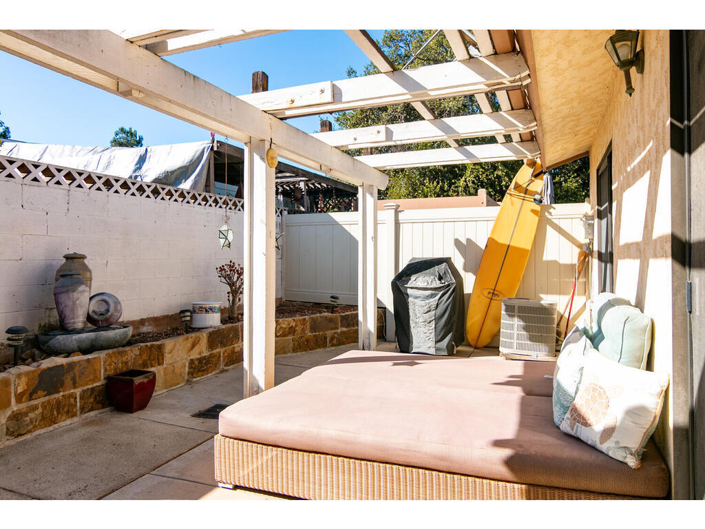 848 Woodland Avenue, Unit 6 Ojai, CA 93023 - Photo 18 of 29 848 Woodland Ave 6-018-016-Patio-MLS_Siz