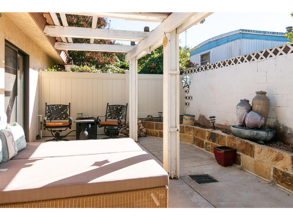 848 Woodland Avenue, Unit 6 Ojai, CA 93023 - Photo 20 of 29 848 Woodland Ave 6-020-009-Patio-MLS_Siz