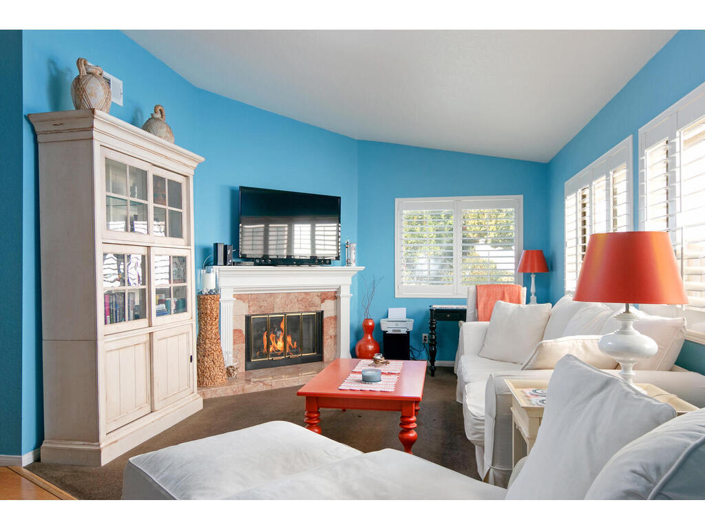 848 Woodland Avenue, Unit 6 Ojai, CA 93023 - Photo 3 of 29 848 Woodland Ave 6-003-014-Living Room-M