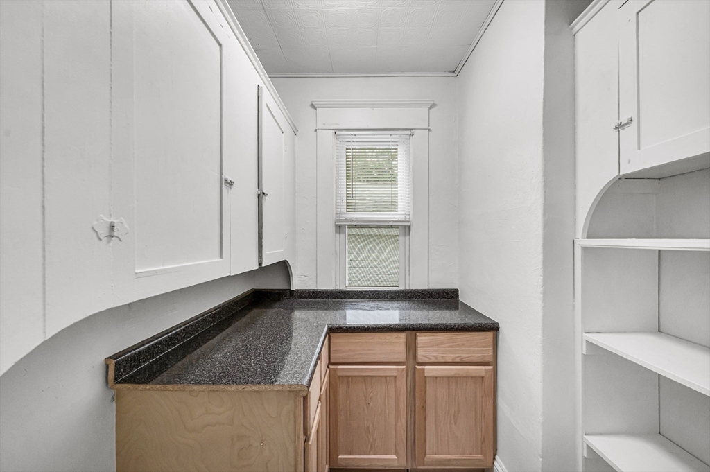 27 Appleton Street, Unit 1 Springfield, MA 01108 - Photo 13 of 28