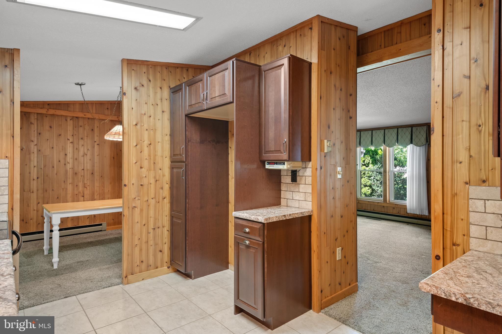 61 Maple Avenue Manheim, PA 17545 - Photo 15 of 40 Attractive kitchen boasts dura tile floor