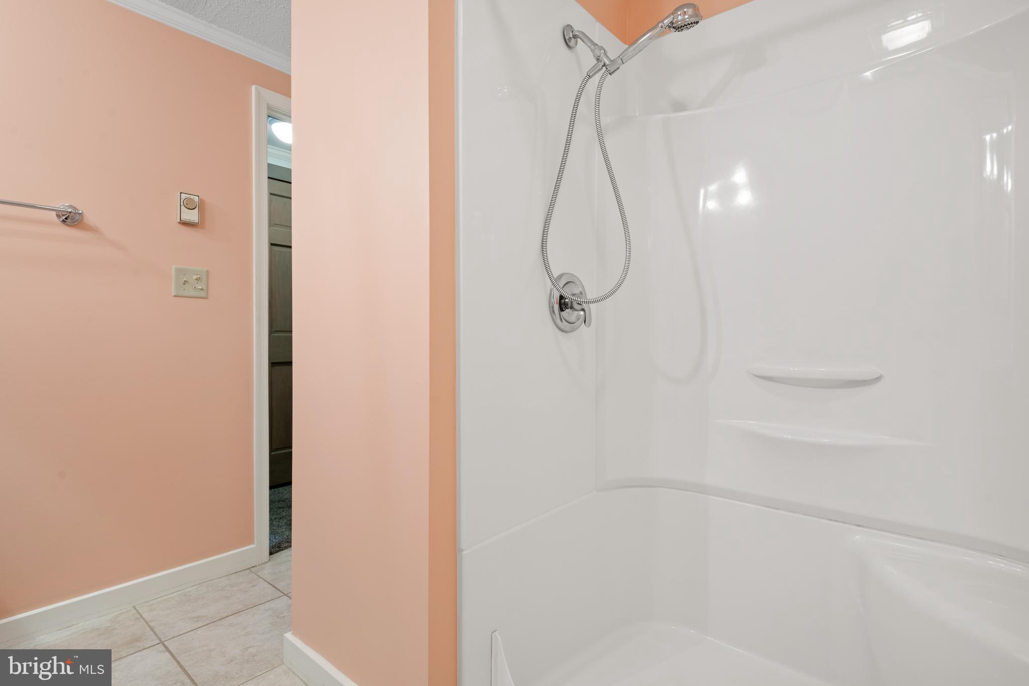 61 Maple Avenue Manheim, PA 17545 - Photo 22 of 40 Shower complete w/seat