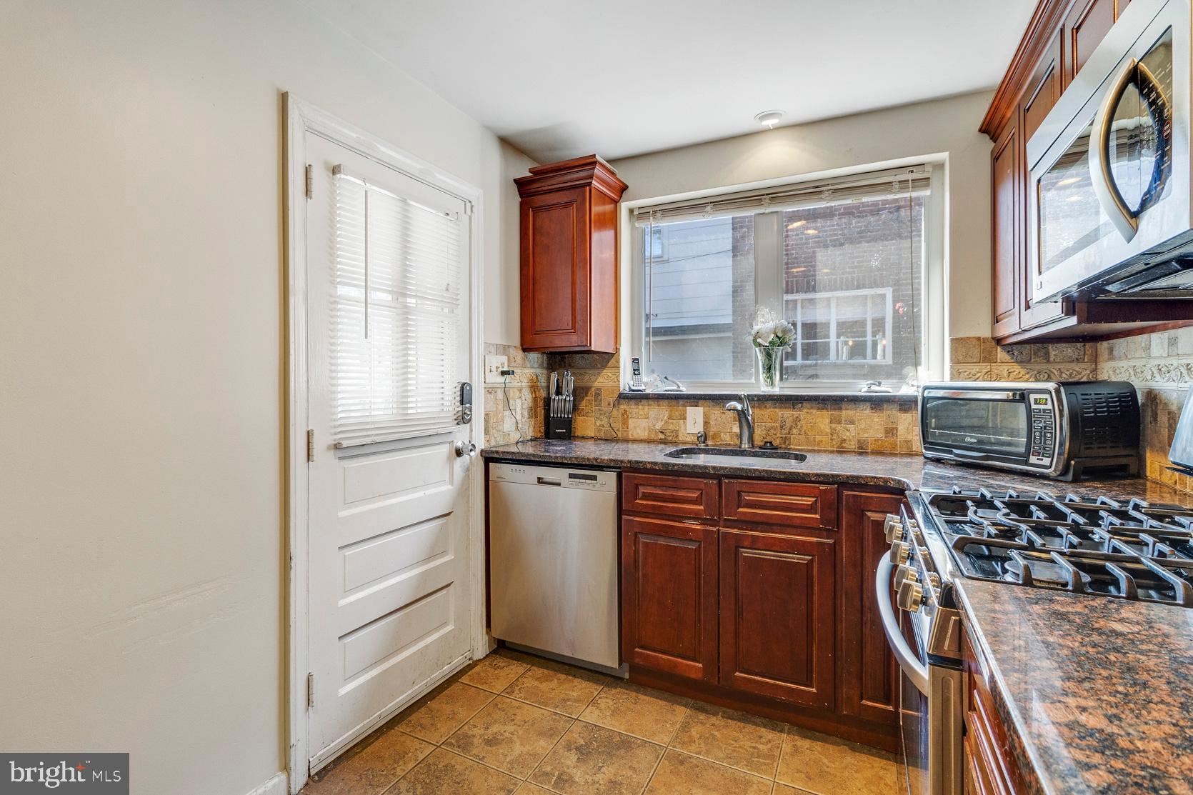 432 Old Farm Road Wyncote, PA 19095 - Photo 18 of 37