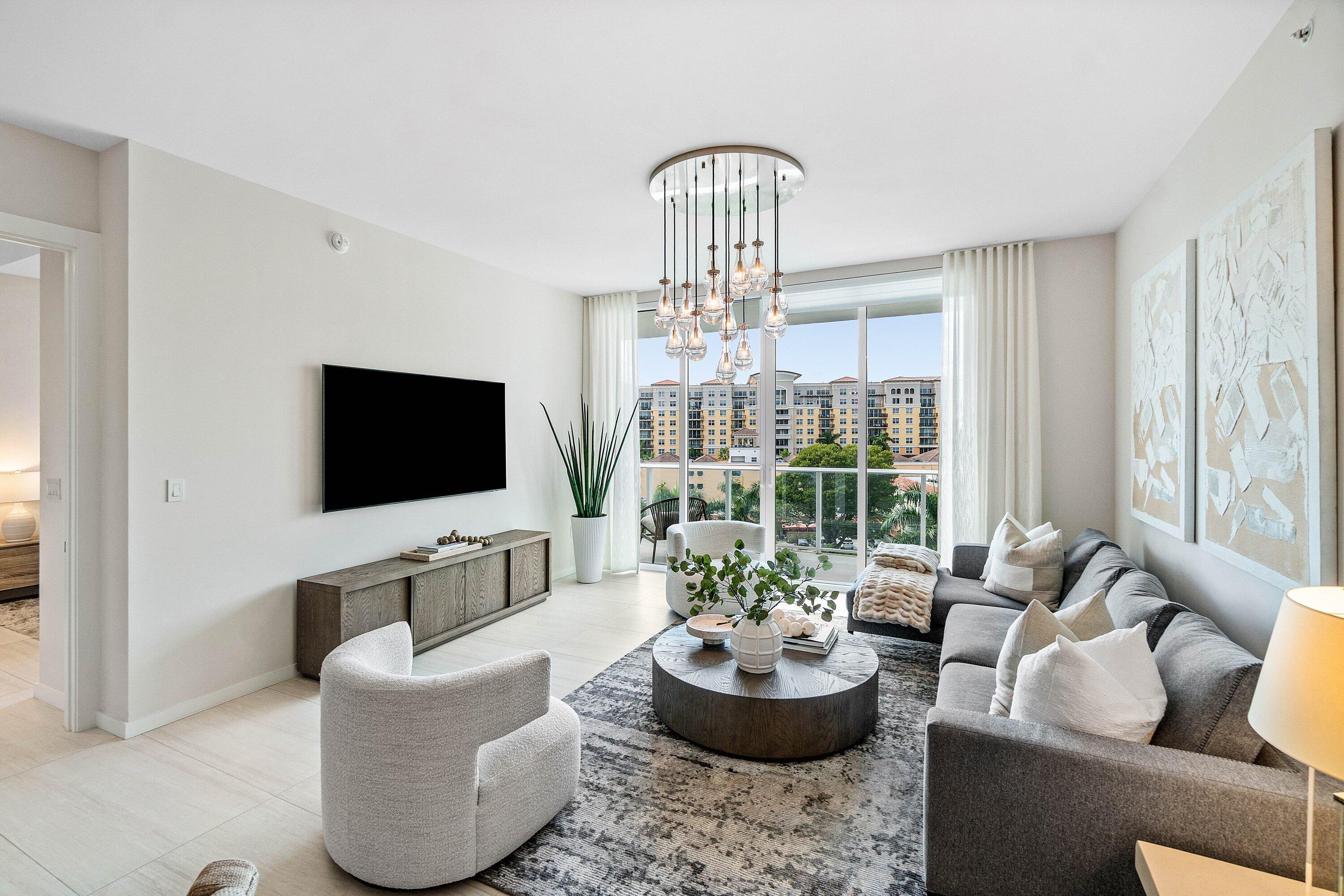 200 Southeast Mizner Boulevard, Unit 608 Boca Raton, FL 33432 - Photo 2 of 34 Living Area