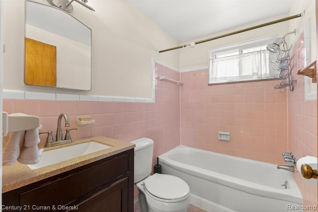 10029 Middlebelt Road Livonia, MI 48150 - Photo 23 of 37