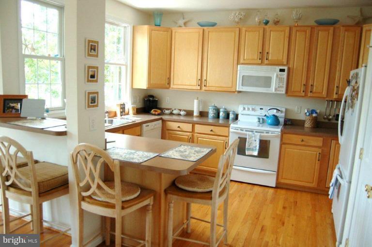 227 Pike Road Pasadena, MD 21122 - Photo 18 of 25 Kitchen