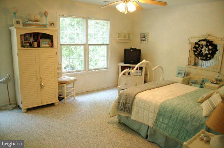 227 Pike Road Pasadena, MD 21122 - Photo 19 of 25 Bedroom