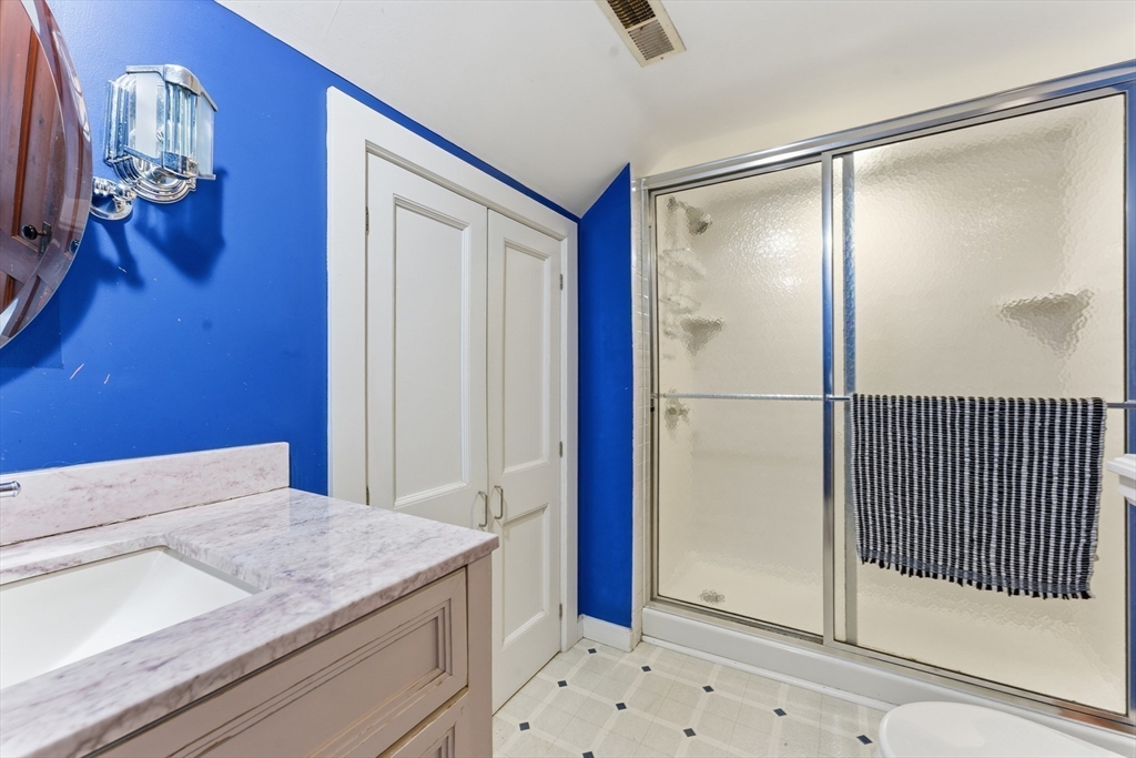 106 Magnolia Terrace Springfield, MA 01108 - Photo 14 of 27