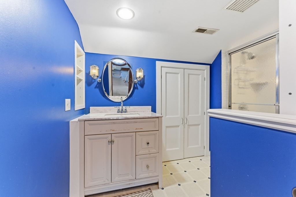 106 Magnolia Terrace Springfield, MA 01108 - Photo 15 of 27