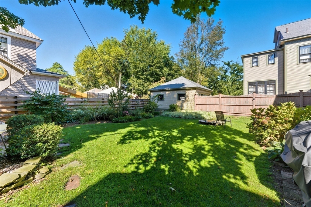 106 Magnolia Terrace Springfield, MA 01108 - Photo 23 of 27