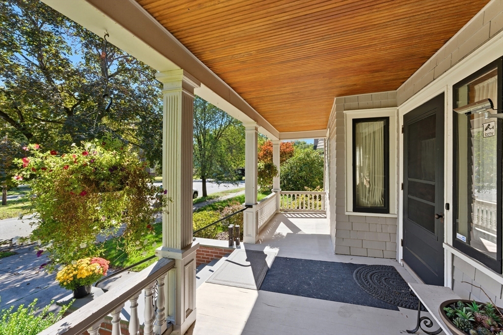 106 Magnolia Terrace Springfield, MA 01108 - Photo 3 of 27