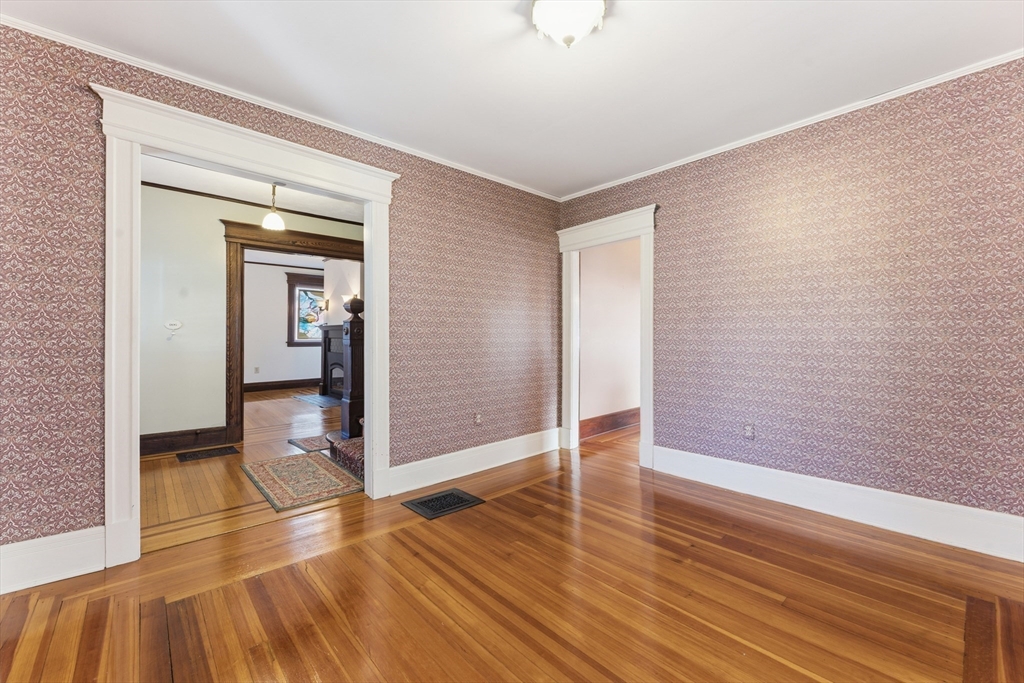 106 Magnolia Terrace Springfield, MA 01108 - Photo 5 of 27