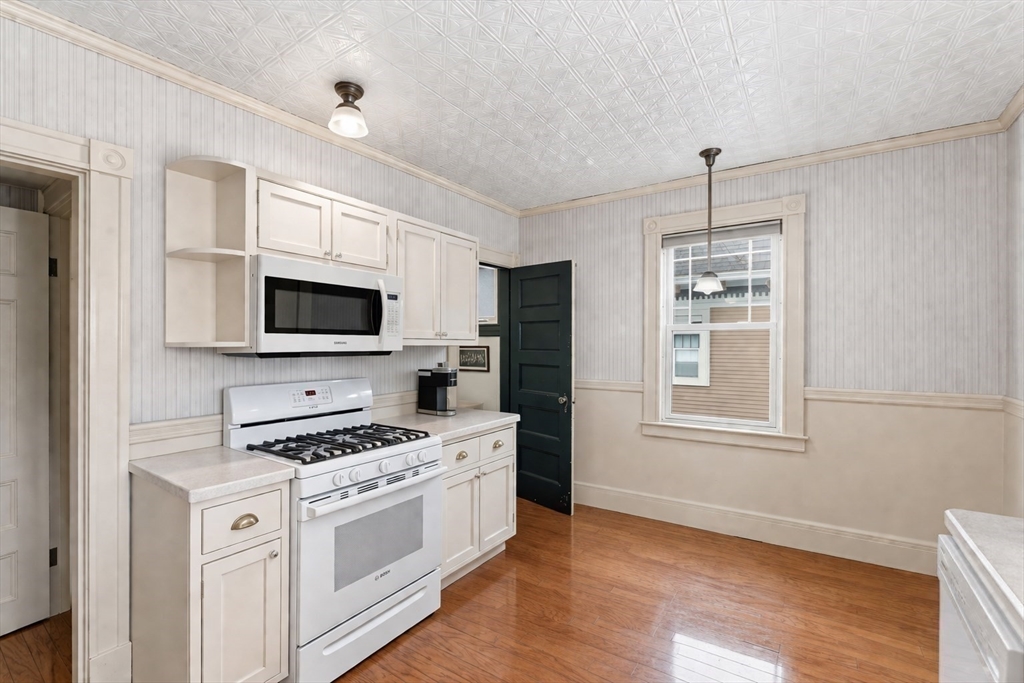 106 Magnolia Terrace Springfield, MA 01108 - Photo 8 of 27