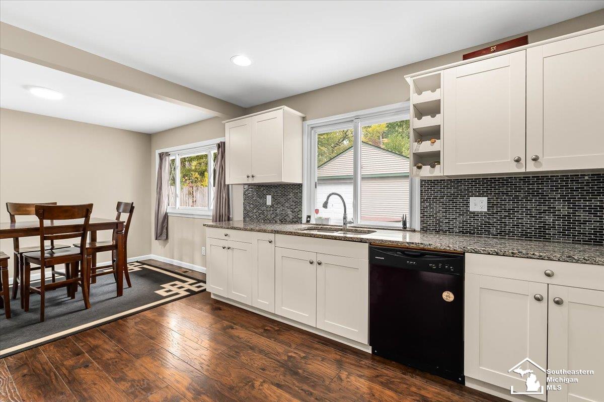 6255 Inkster Road Taylor, MI 48180 - Photo 18 of 26 Kitchen