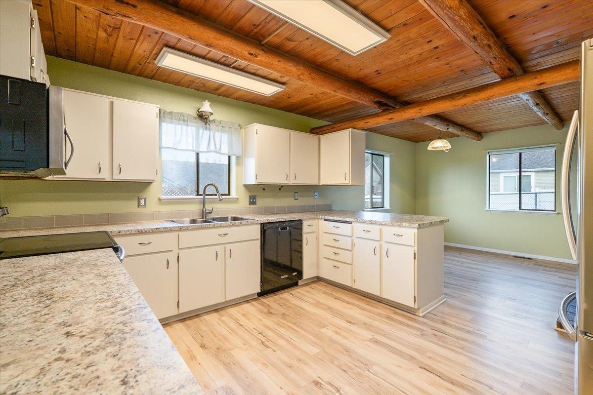 4817 South Madison Road Spokane Valley, WA 99206 - Photo 12 of 49