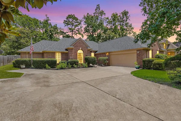 $364,500 | 529 Stephen F Austin Drive, Conroe, TX 77302