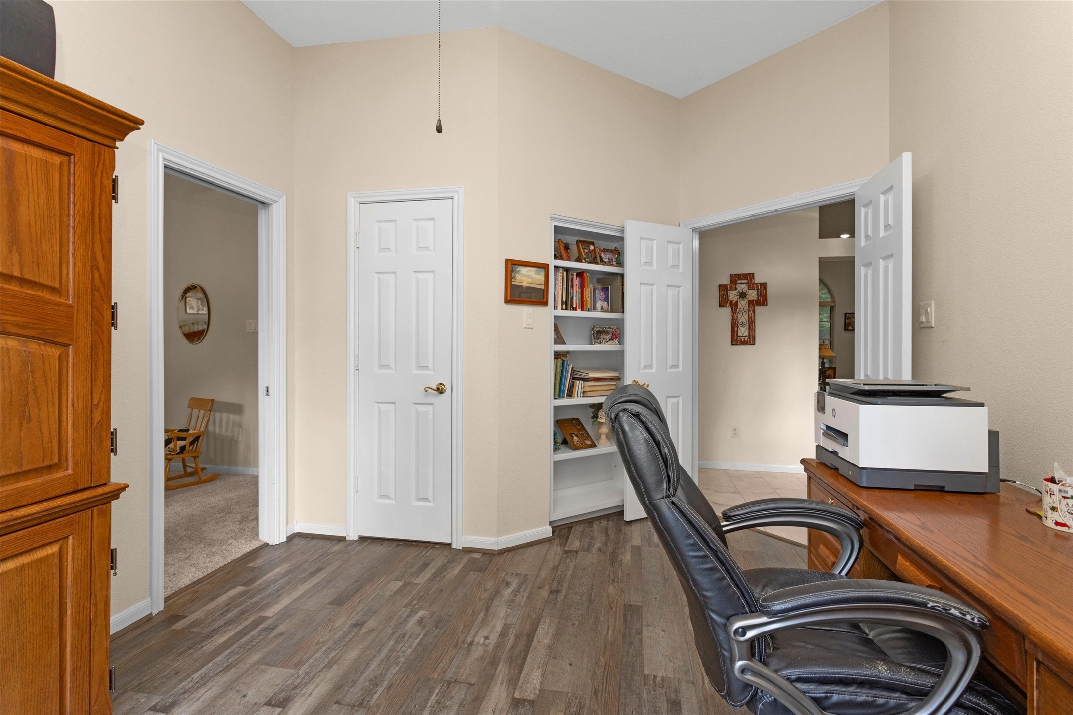 529 Stephen F Austin Drive Conroe, TX 77302 - Photo 23 of 37 a view of a livingroom with furniture and an empty room