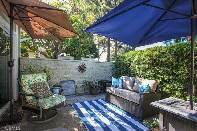 a room with furniture and flowers