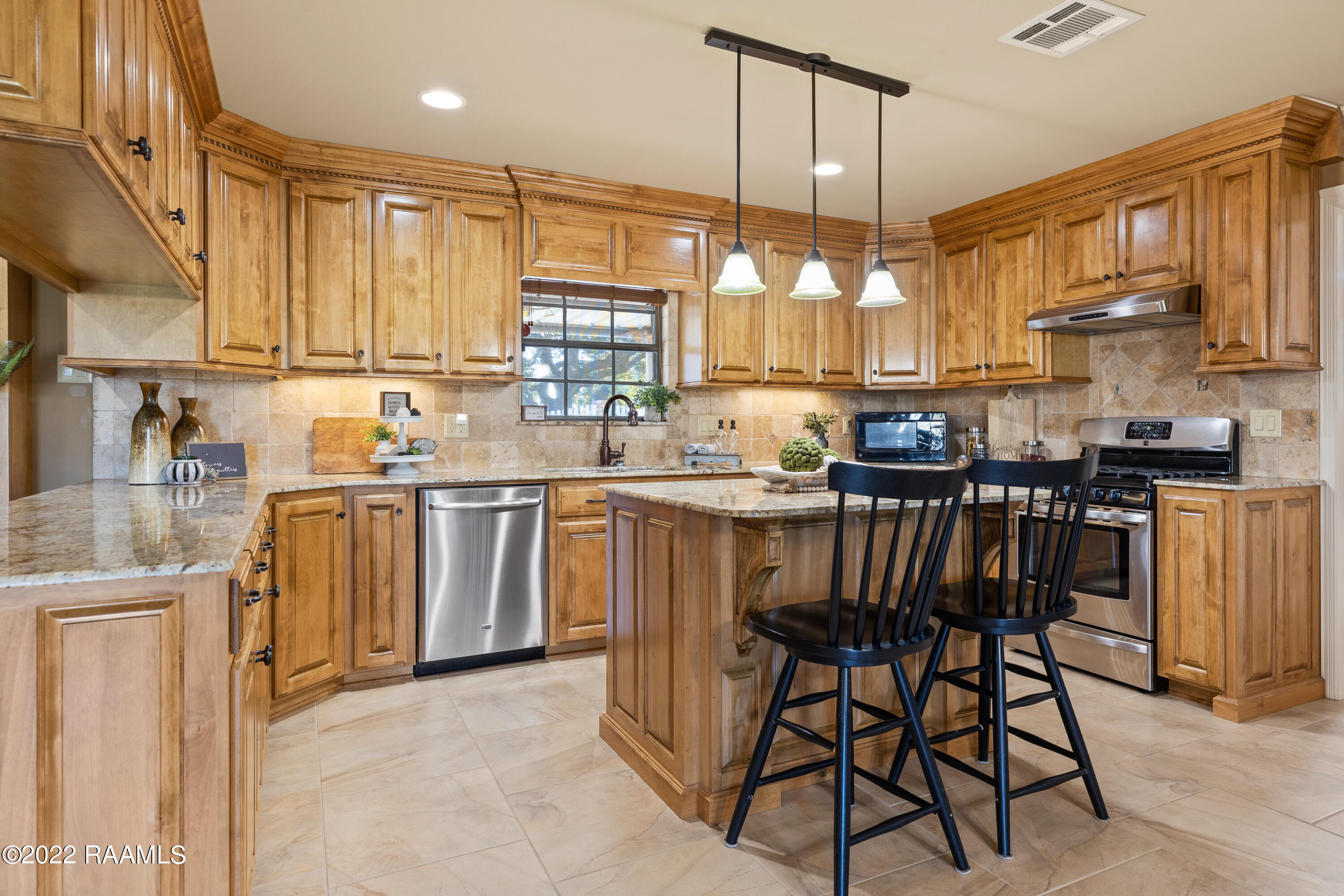 1401 Darnall Road Jeanerette, LA 70544 - Photo 8 of 30 Gallery Image 8