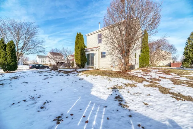 $369,900 | 703 Hillcrest Drive, Bolingbrook, IL 60440