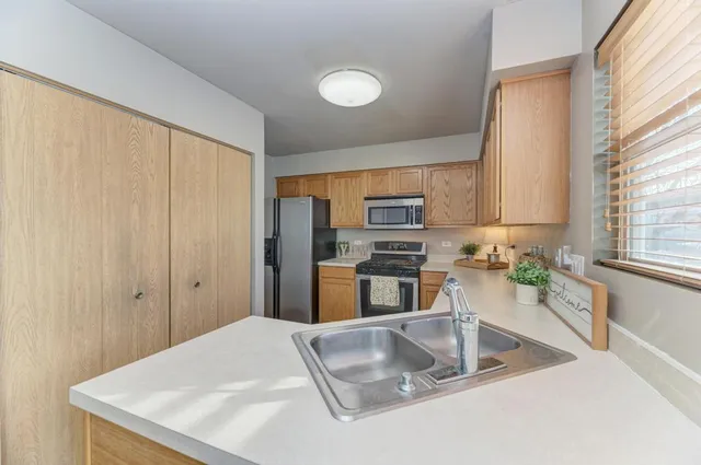 $369,900 | 703 Hillcrest Drive, Bolingbrook, IL 60440