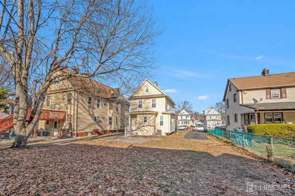 $3,500 | 350 Bergen Street, Unit 52, Plainfield, NJ 07063