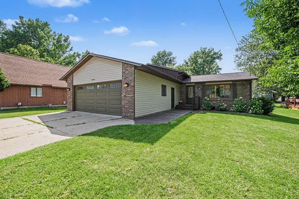 $249,900 | 2916 Bangor Road, Bay City, MI 48706