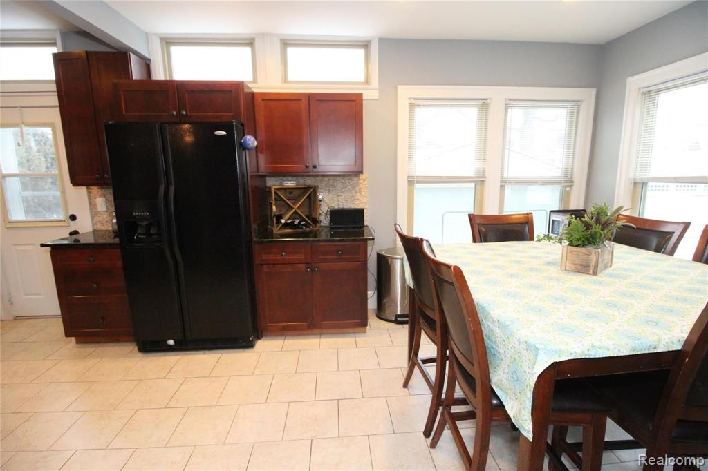 1376 Bedford Road Grosse Pointe Park, MI 48230 - Photo 14 of 49