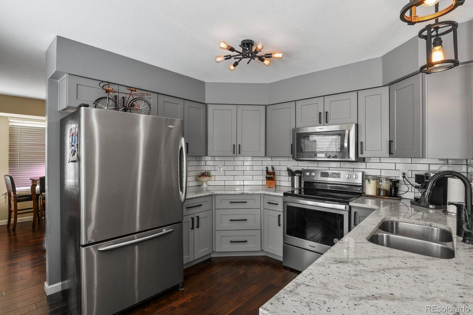 9779 Goldfinch Lane Highlands Ranch, CO 80129 - Photo 12 of 50 Gallery Image 12