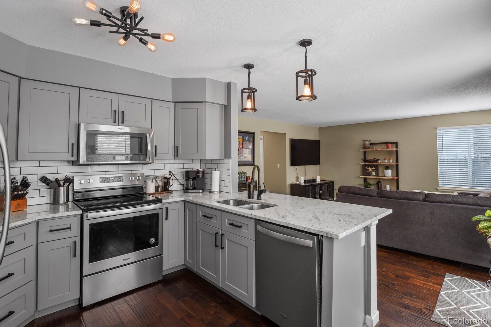 9779 Goldfinch Lane Highlands Ranch, CO 80129 - Photo 13 of 50 Gallery Image 13