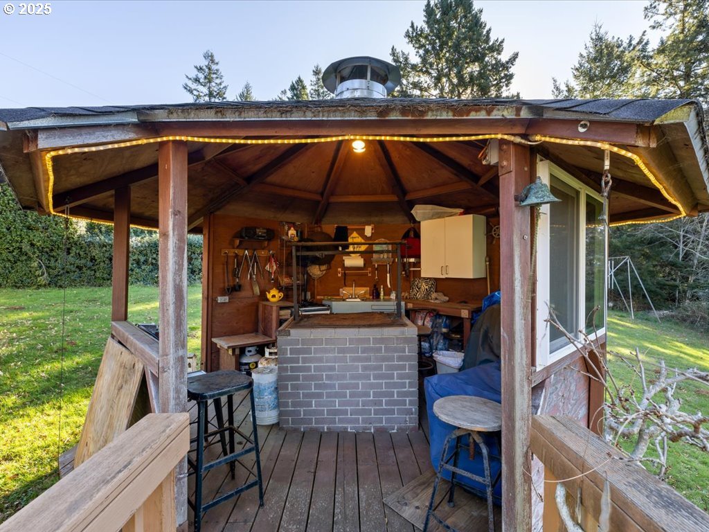 17862 Rainbow Rock Road Brookings, OR 97415 - Photo 11 of 48 Gazebo