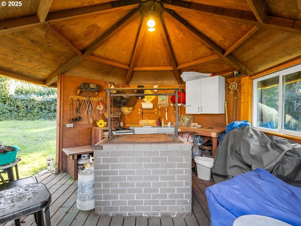 17862 Rainbow Rock Road Brookings, OR 97415 - Photo 12 of 48 Gazebo