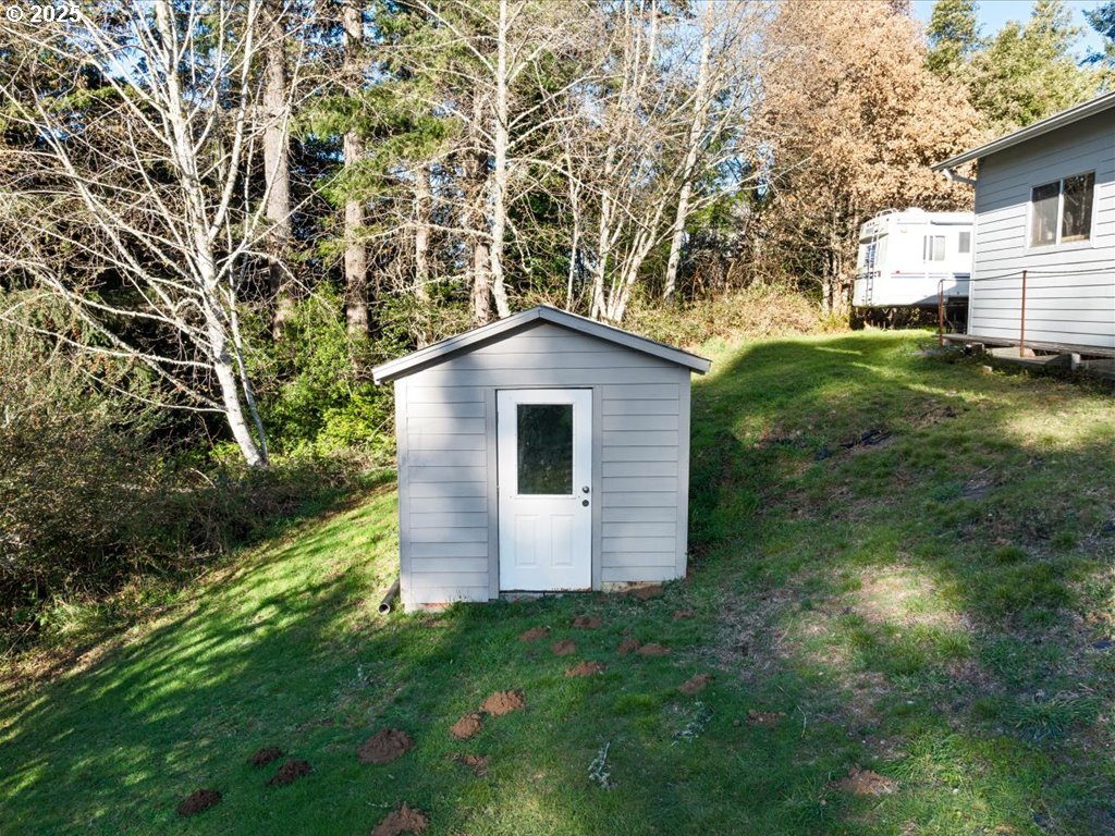 17862 Rainbow Rock Road Brookings, OR 97415 - Photo 18 of 48 Pump House