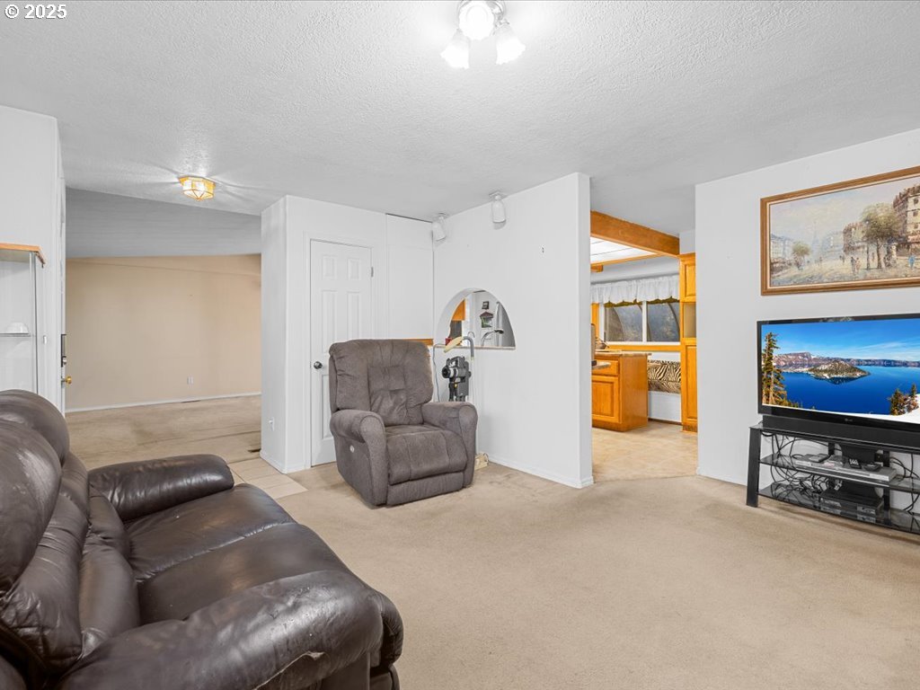 17862 Rainbow Rock Road Brookings, OR 97415 - Photo 21 of 48 Family Room