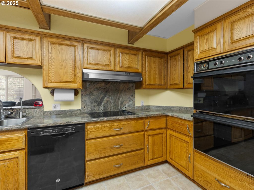 17862 Rainbow Rock Road Brookings, OR 97415 - Photo 26 of 48 Kitchen