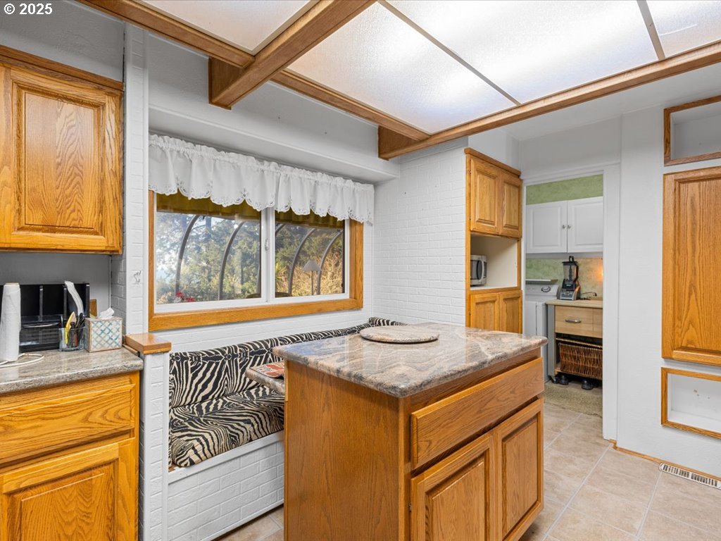 17862 Rainbow Rock Road Brookings, OR 97415 - Photo 28 of 48 Kitchen