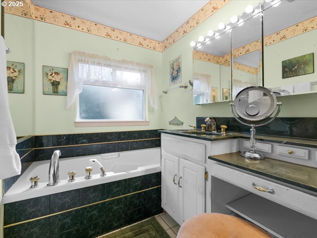 17862 Rainbow Rock Road Brookings, OR 97415 - Photo 33 of 48 Bathroom, Attached