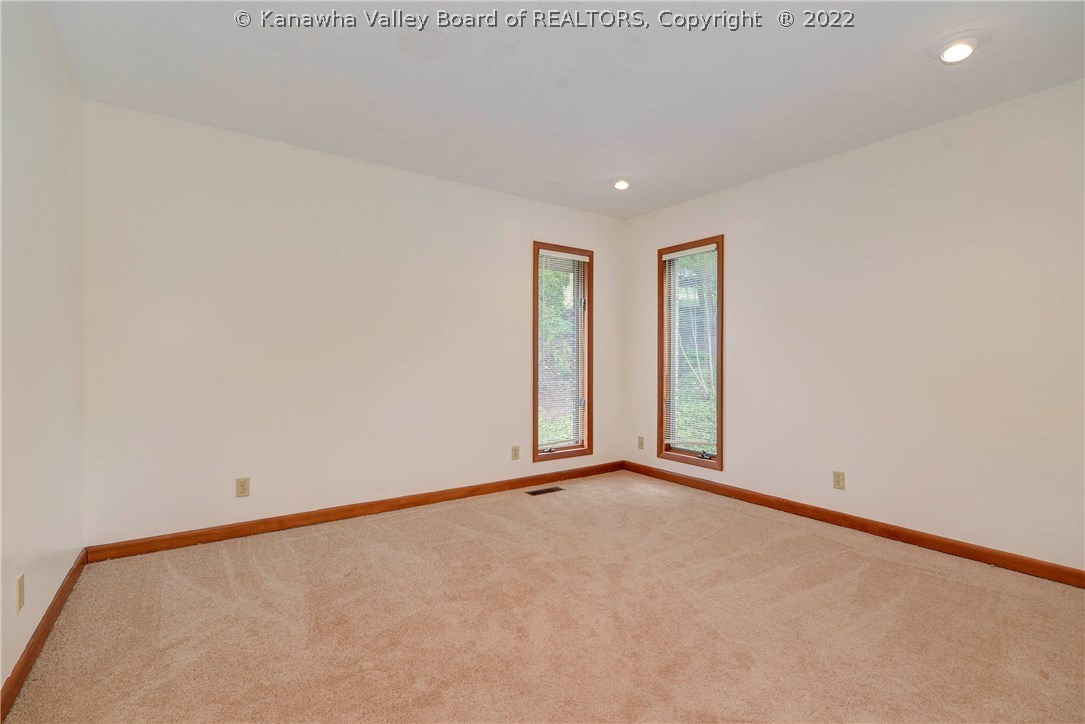 1558 Nottingham Road Charleston, WV 25314 - Photo 12 of 30 Gallery Image 12