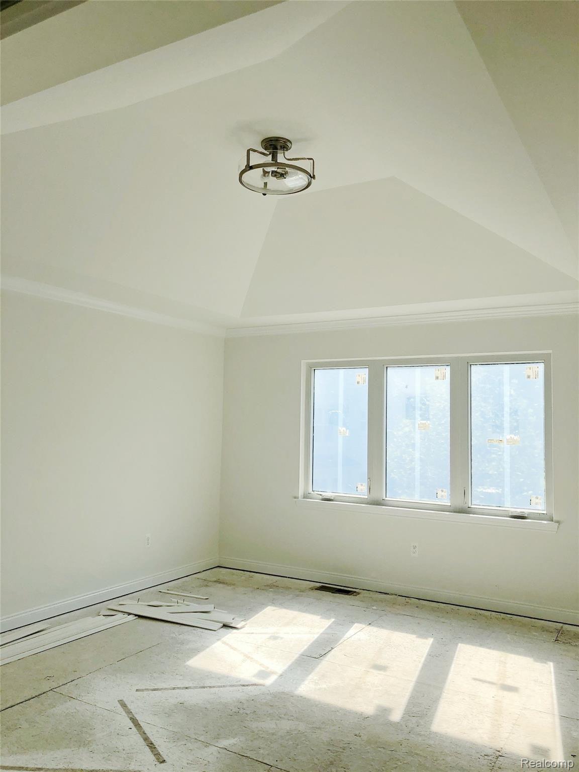 260 South Castell Avenue Rochester, MI 48307 - Photo 8 of 30 IMG_2789.JPG