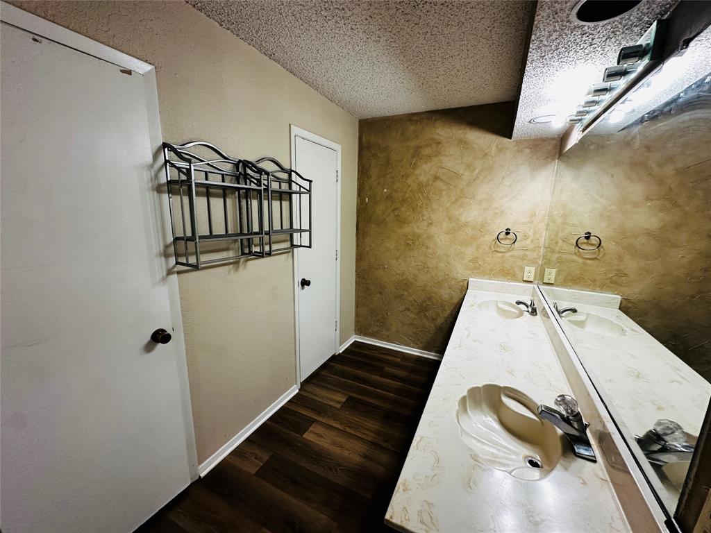 6741 Ridgetop Road North Richland Hills, TX 76182 - Photo 30 of 40 Primary Bathroom with dual closets