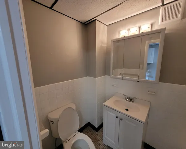 $1,100 | 439 North Simpson Street, Unit 2, Philadelphia, PA 19151